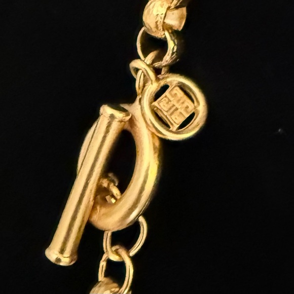 Vintage Givenchy Gold Star Motif Necklace - Picture 2 of 3